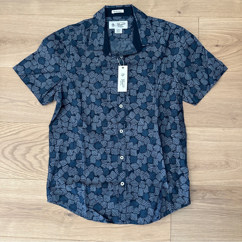NWT Penguin Short Sleeve Button Down Size Small